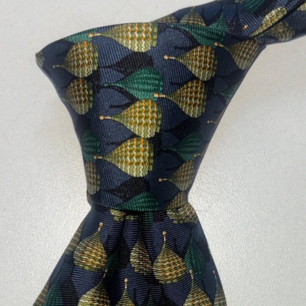 Chopard Tie with Green and Gold Pattern - Picture 6 of 9